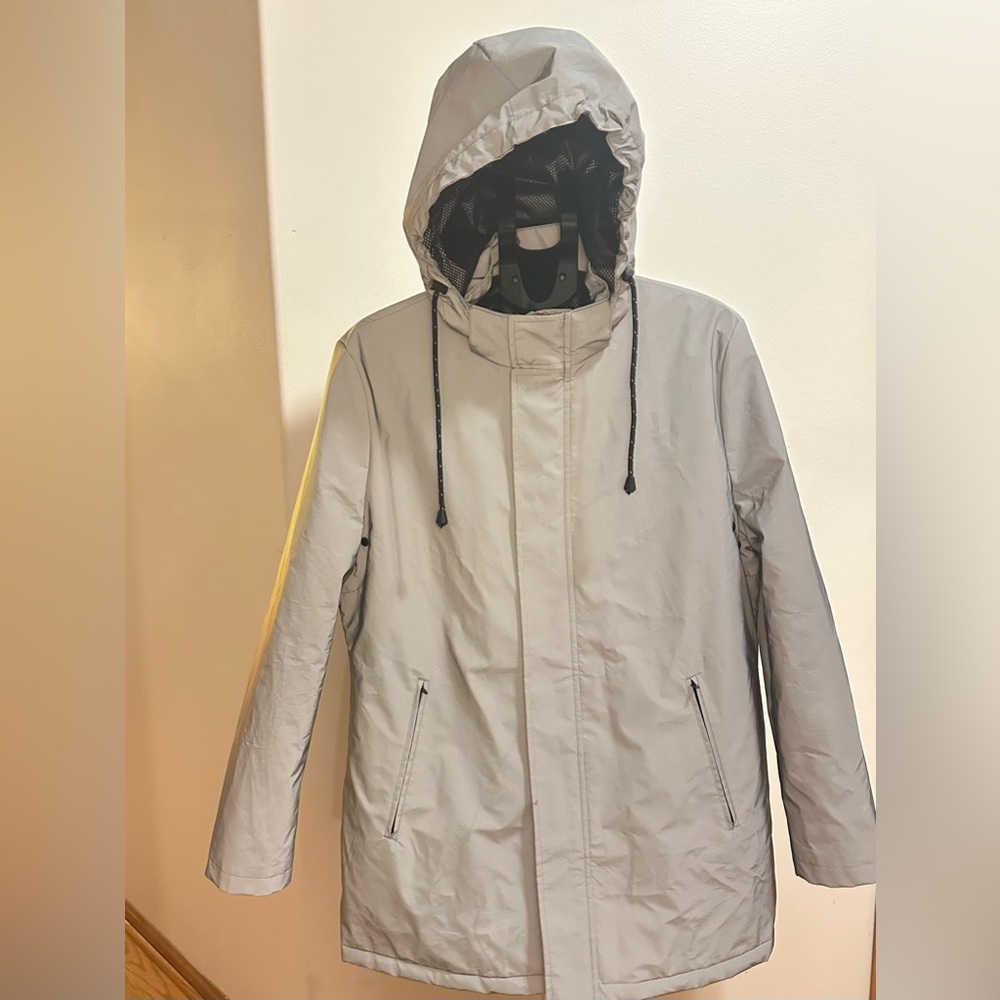 Calvin Klein Men's Light Gray Hooded Raincoat size 42 -large